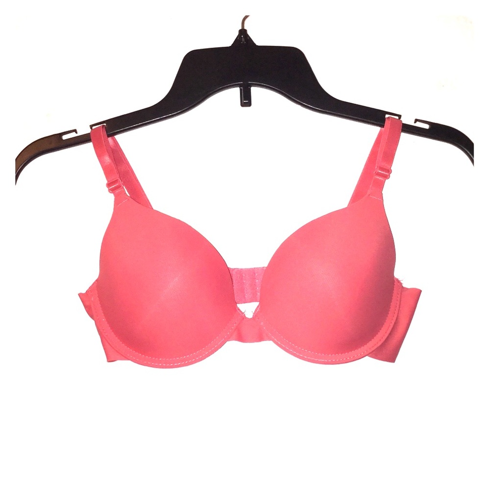 I’m selling this pink bra!